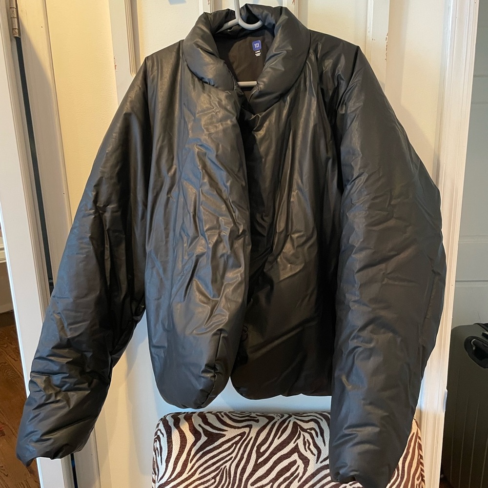 Yzy x Gap Round Jacket / Puffer in Black Size Large NWT